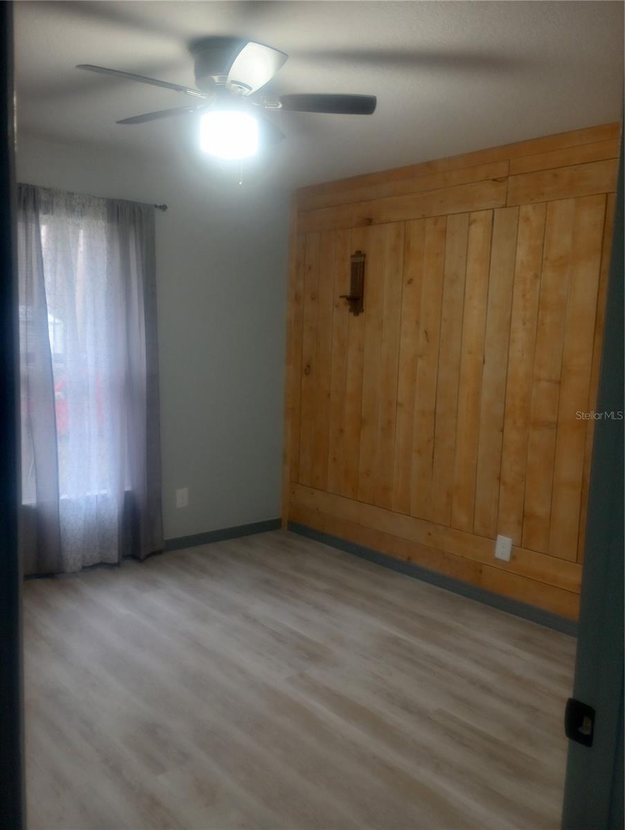 Image 18 of 31 For 12315 Margaret Terrace