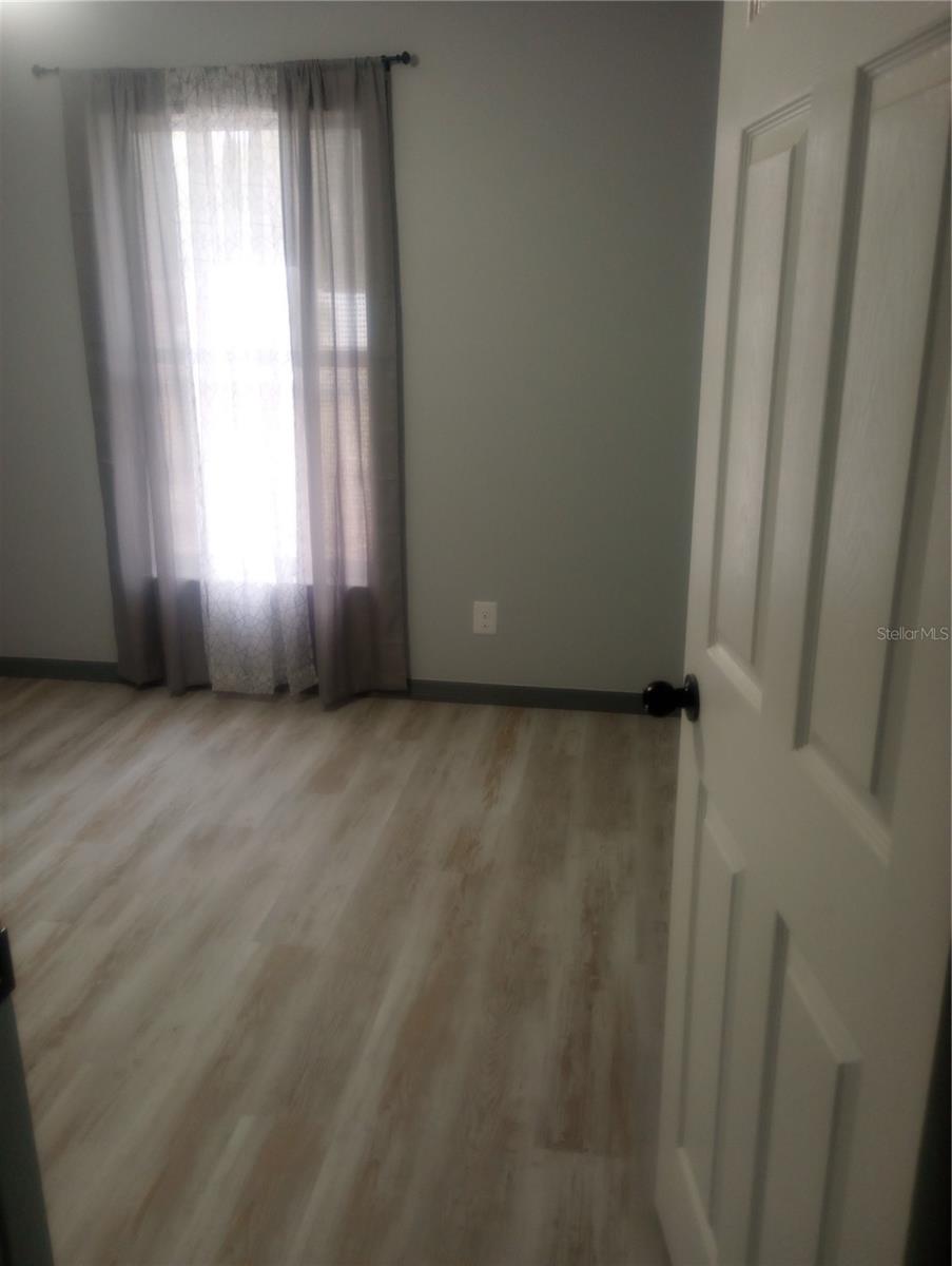 Image 23 of 31 For 12315 Margaret Terrace