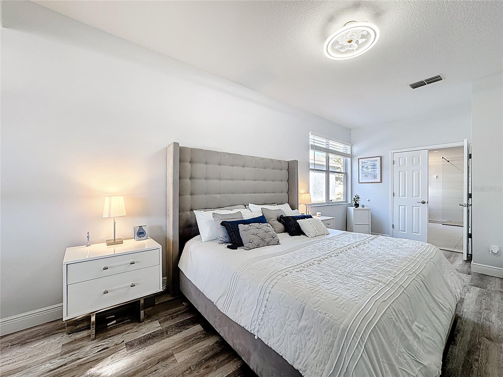 Image 46 of 82 For 14376 Lord Barclay Drive