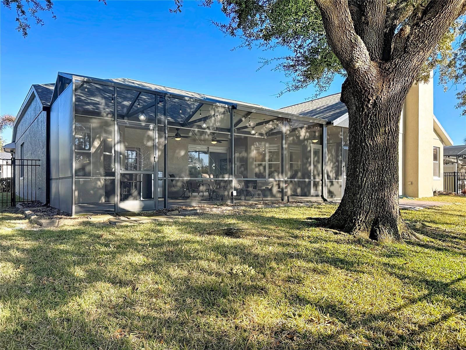 Image 61 of 82 For 14376 Lord Barclay Drive