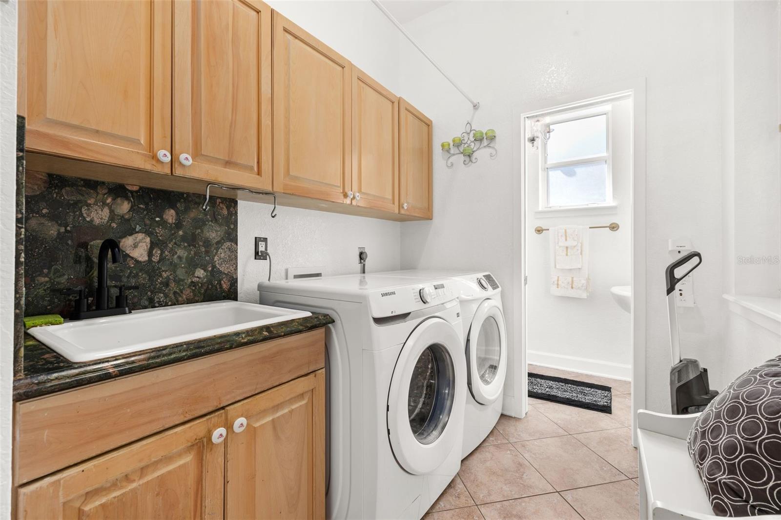 Image 36 of 61 For 2747 Kissimmee Bay Circle