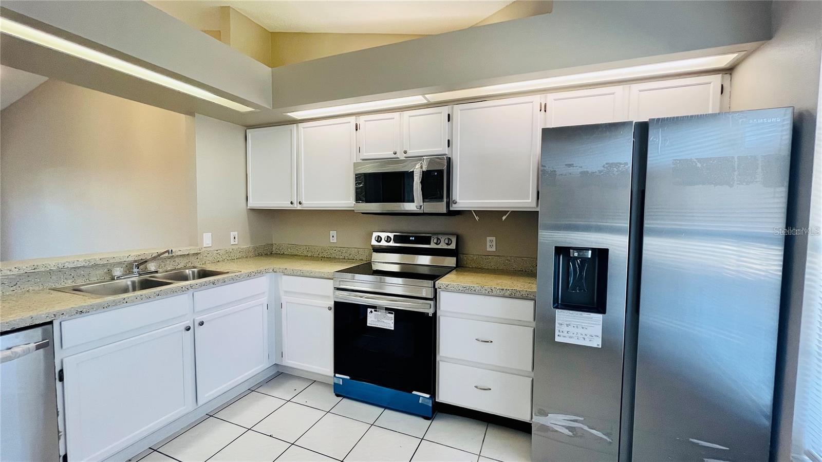 Image 2 of 12 For 14772 Laguna Beach Circle