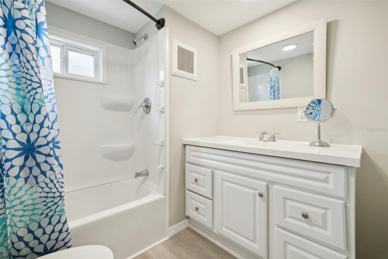 Image 19 of 30 For 1600 Old Coachman Road 303