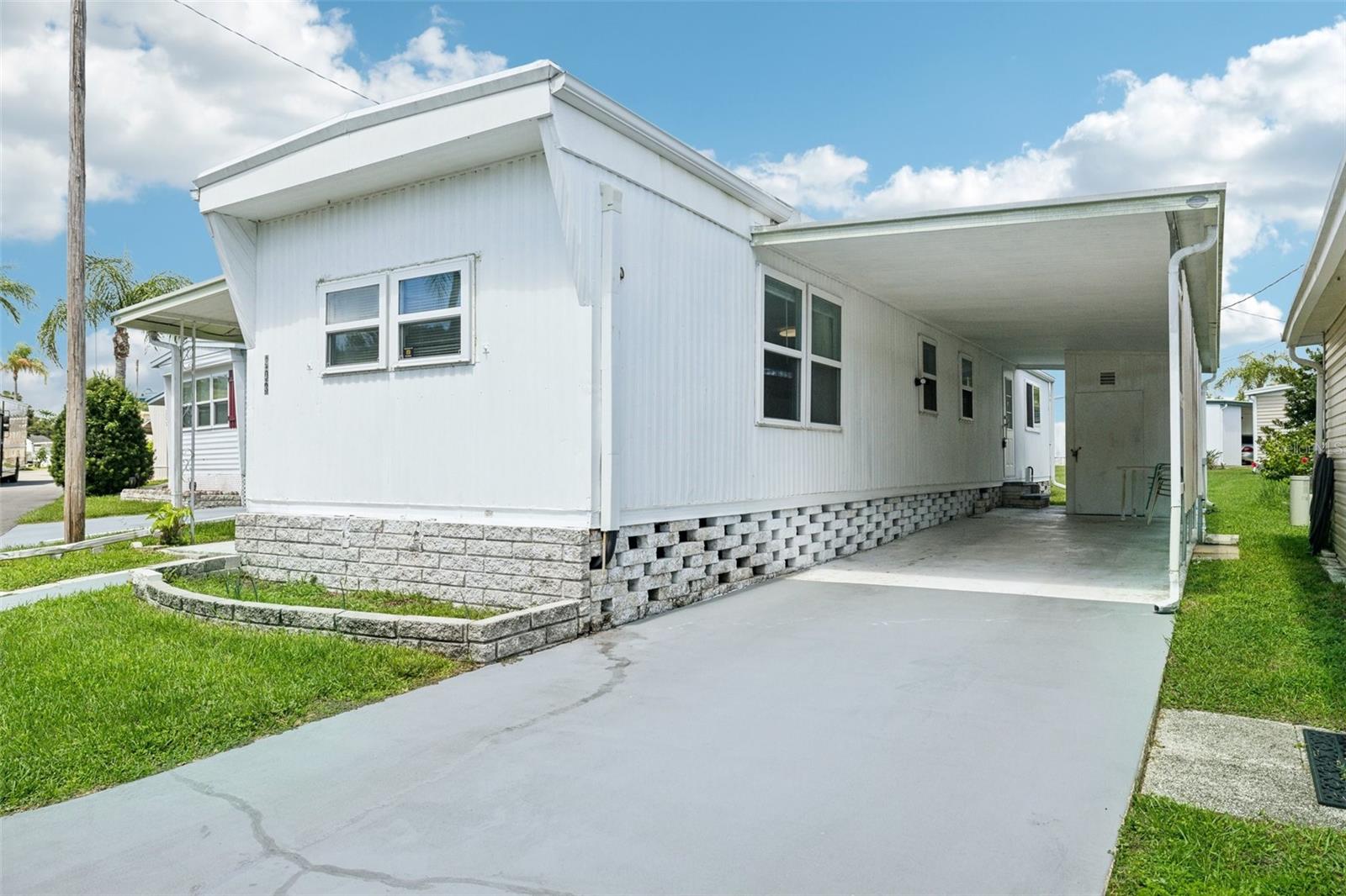 Image 2 of 30 For 1600 Old Coachman Road 303