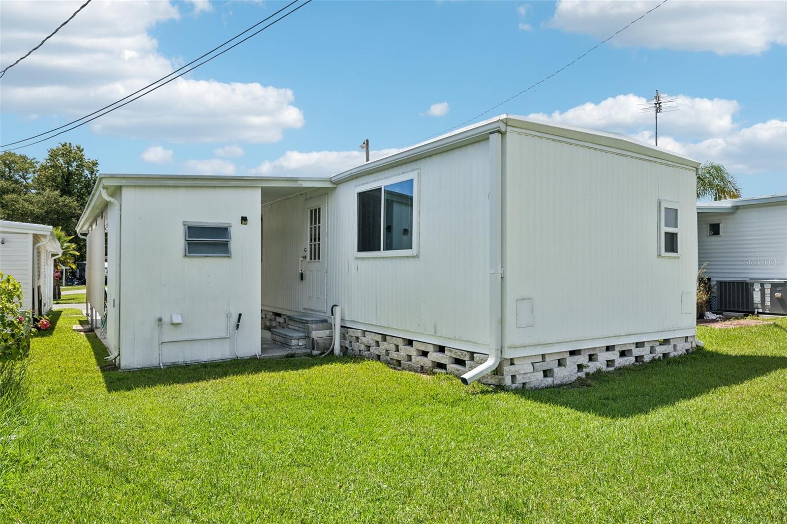 Image 23 of 30 For 1600 Old Coachman Road 303