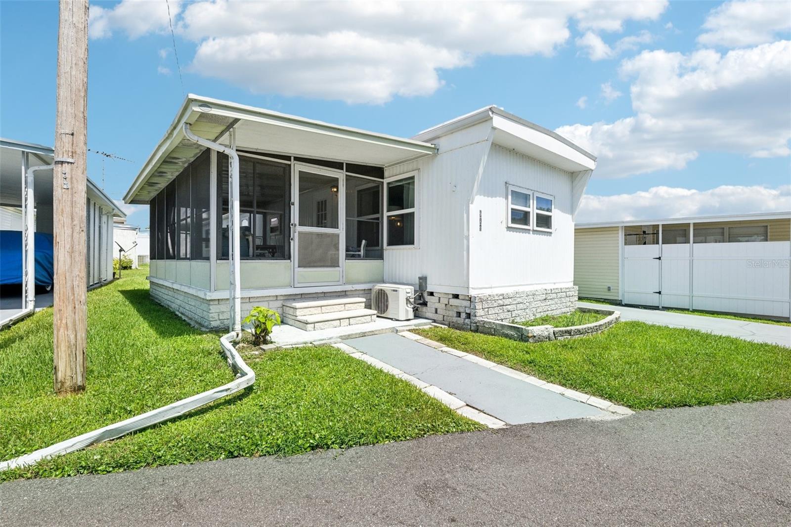 Image 3 of 30 For 1600 Old Coachman Road 303