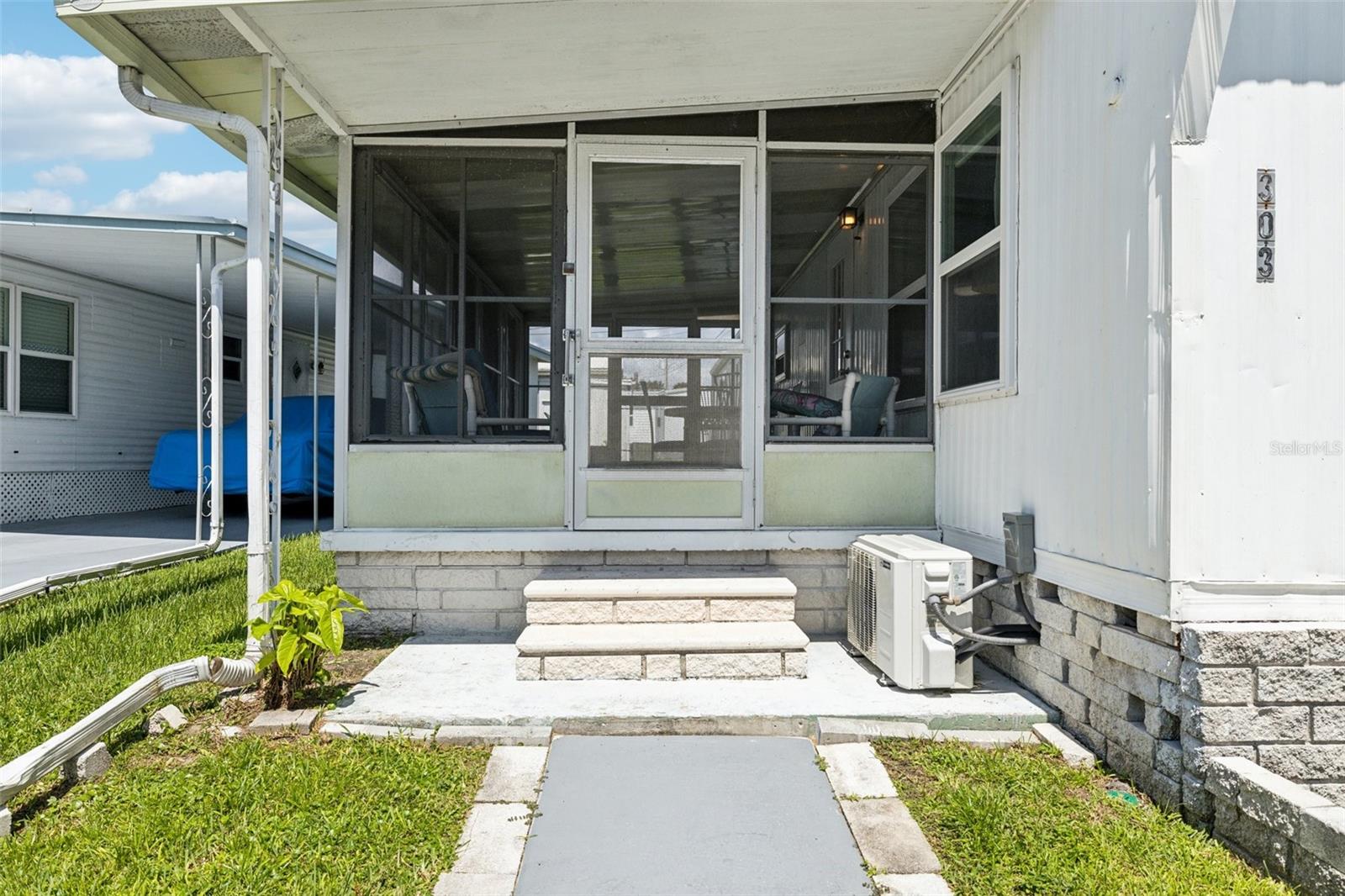 Image 4 of 30 For 1600 Old Coachman Road 303