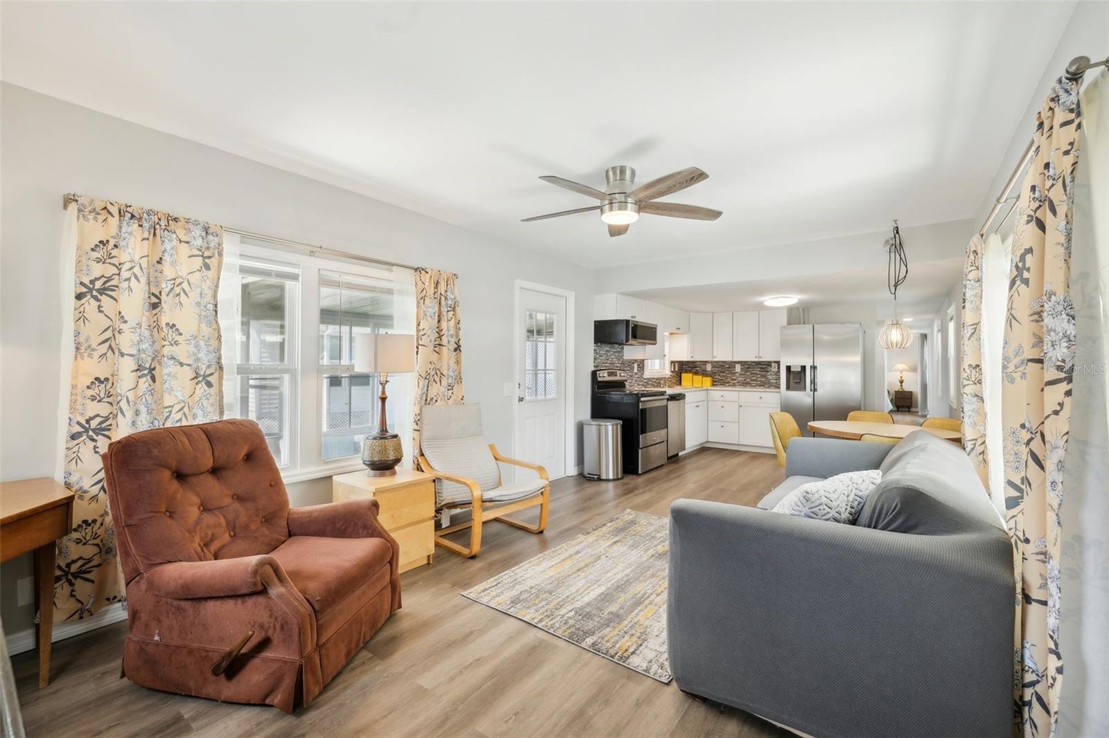 Image 6 of 30 For 1600 Old Coachman Road 303