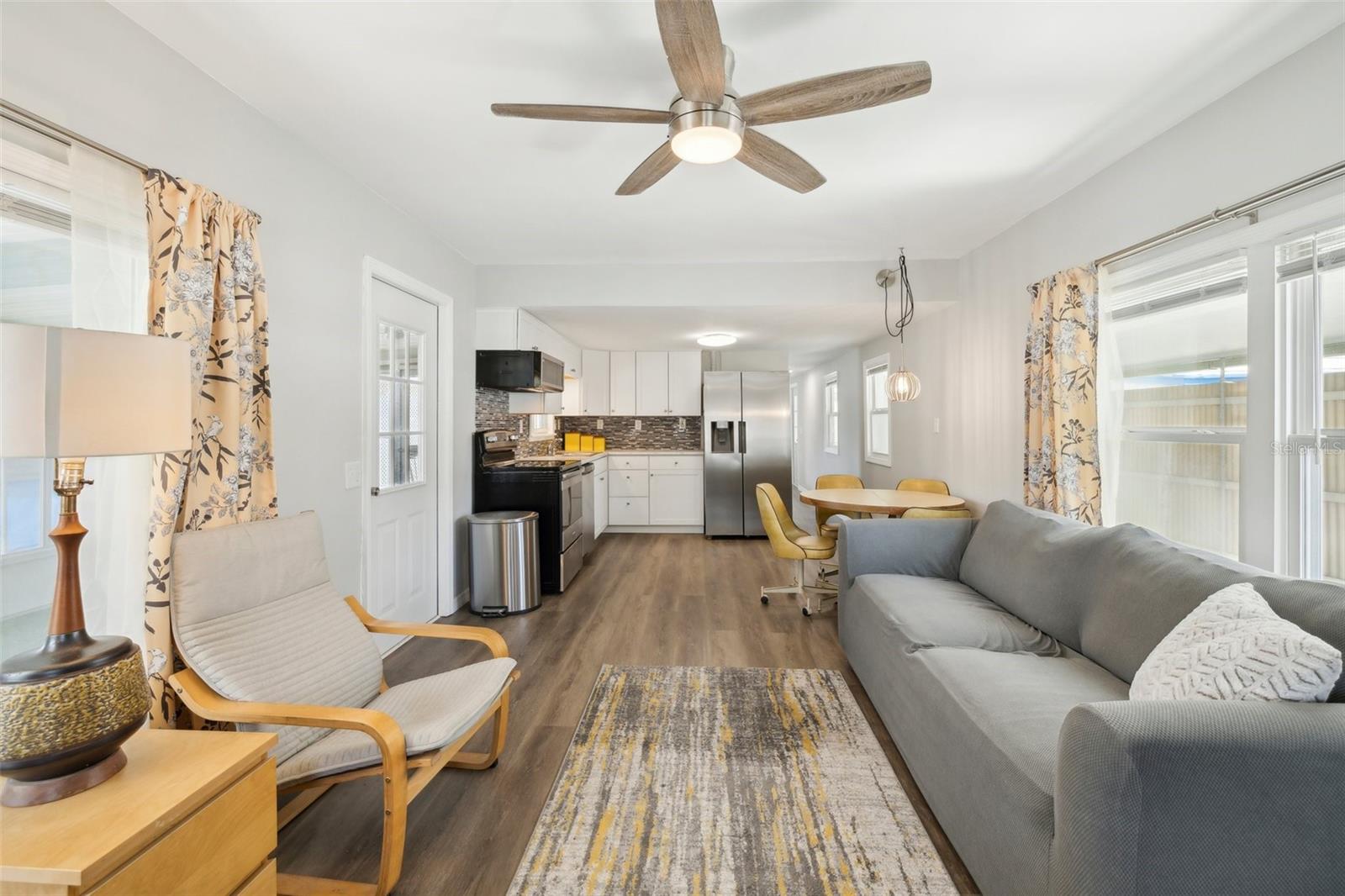 Image 7 of 30 For 1600 Old Coachman Road 303