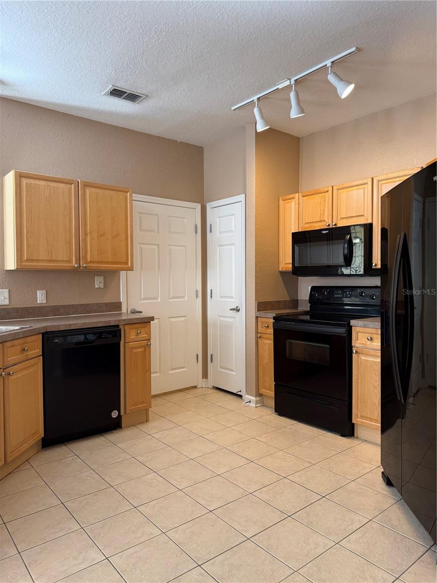 Image 10 of 66 For 413 Terrace Ridge Circle 413