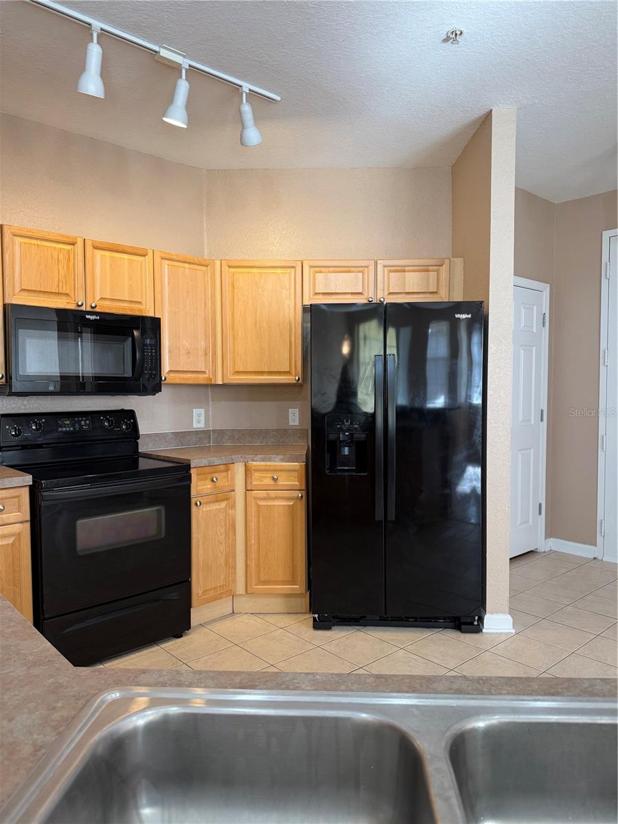 Image 4 of 66 For 413 Terrace Ridge Circle 413