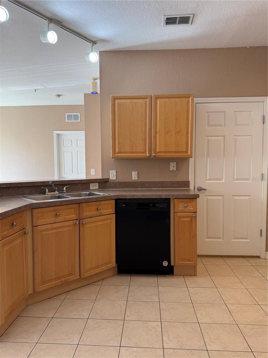 Image 7 of 66 For 413 Terrace Ridge Circle 413