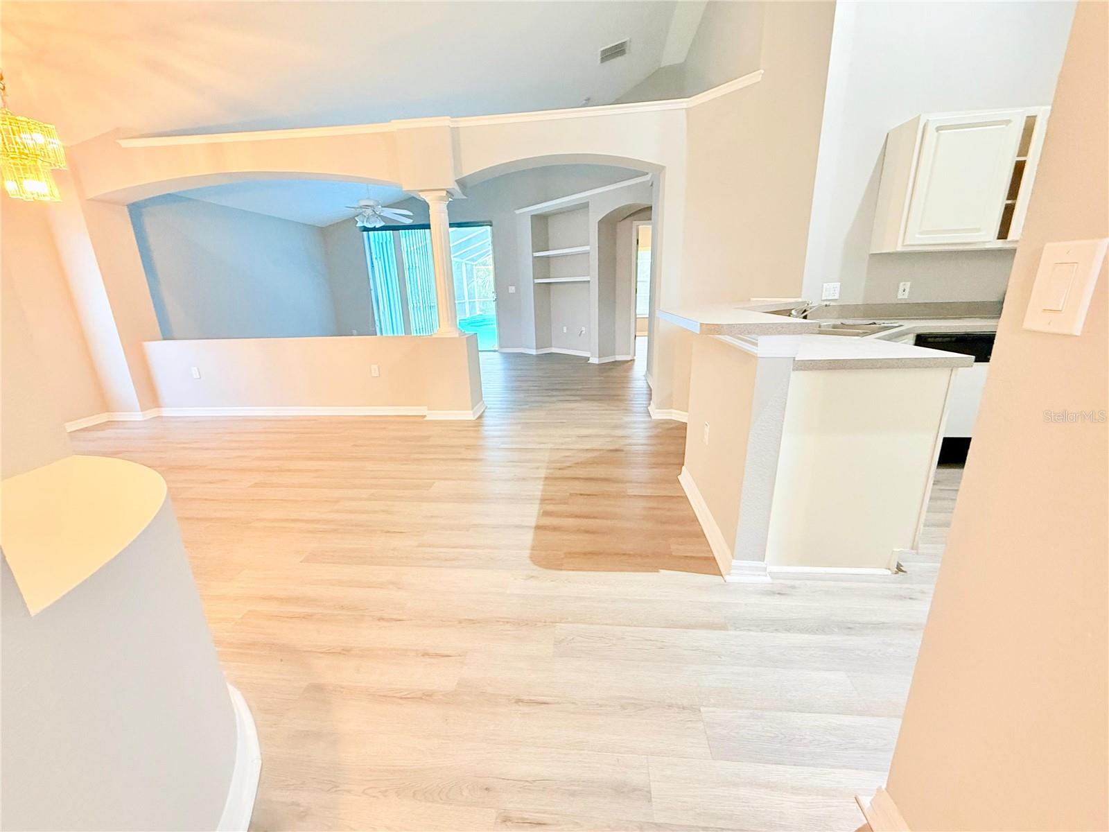 Image 10 of 30 For 548 Eagle Pointe