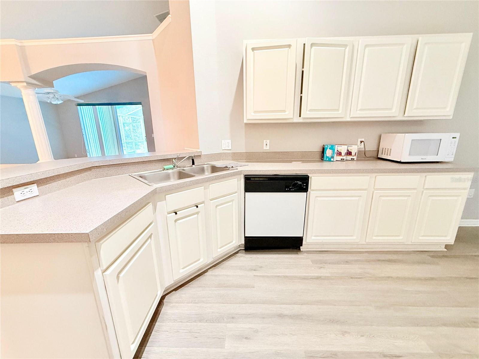 Image 11 of 30 For 548 Eagle Pointe