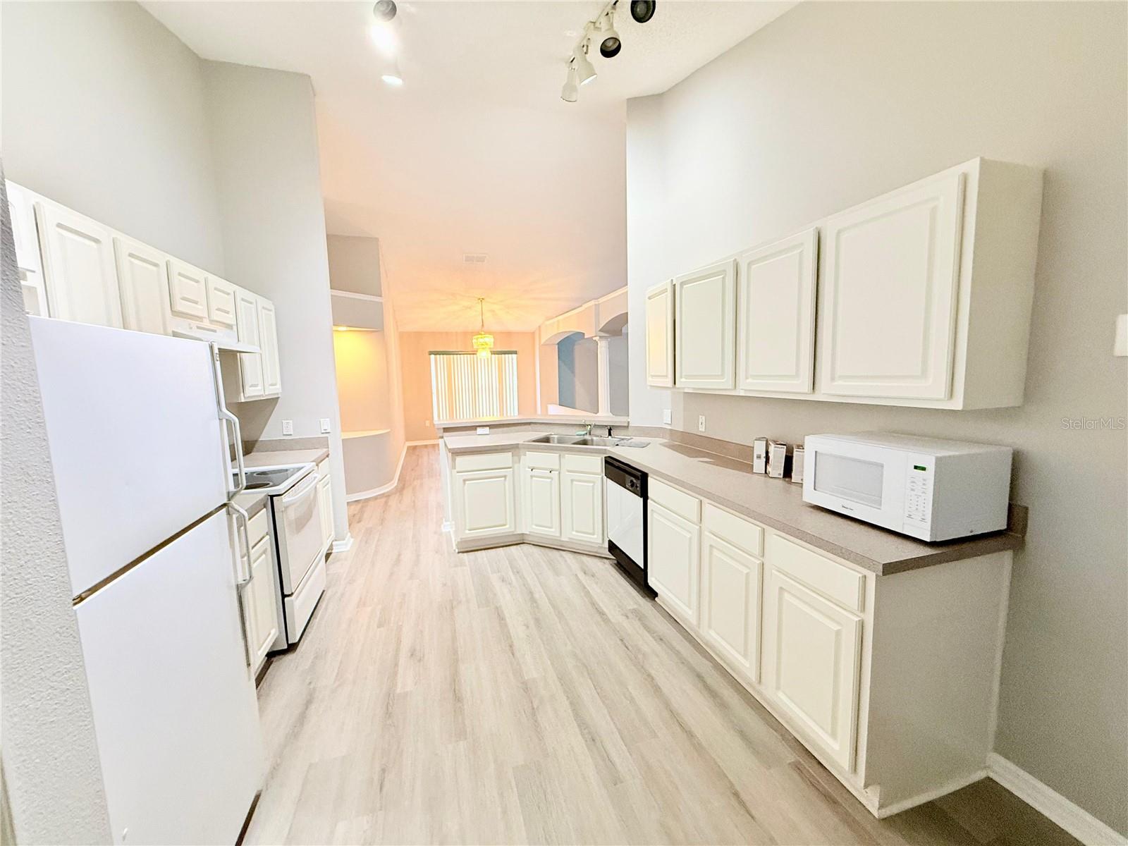 Image 12 of 30 For 548 Eagle Pointe