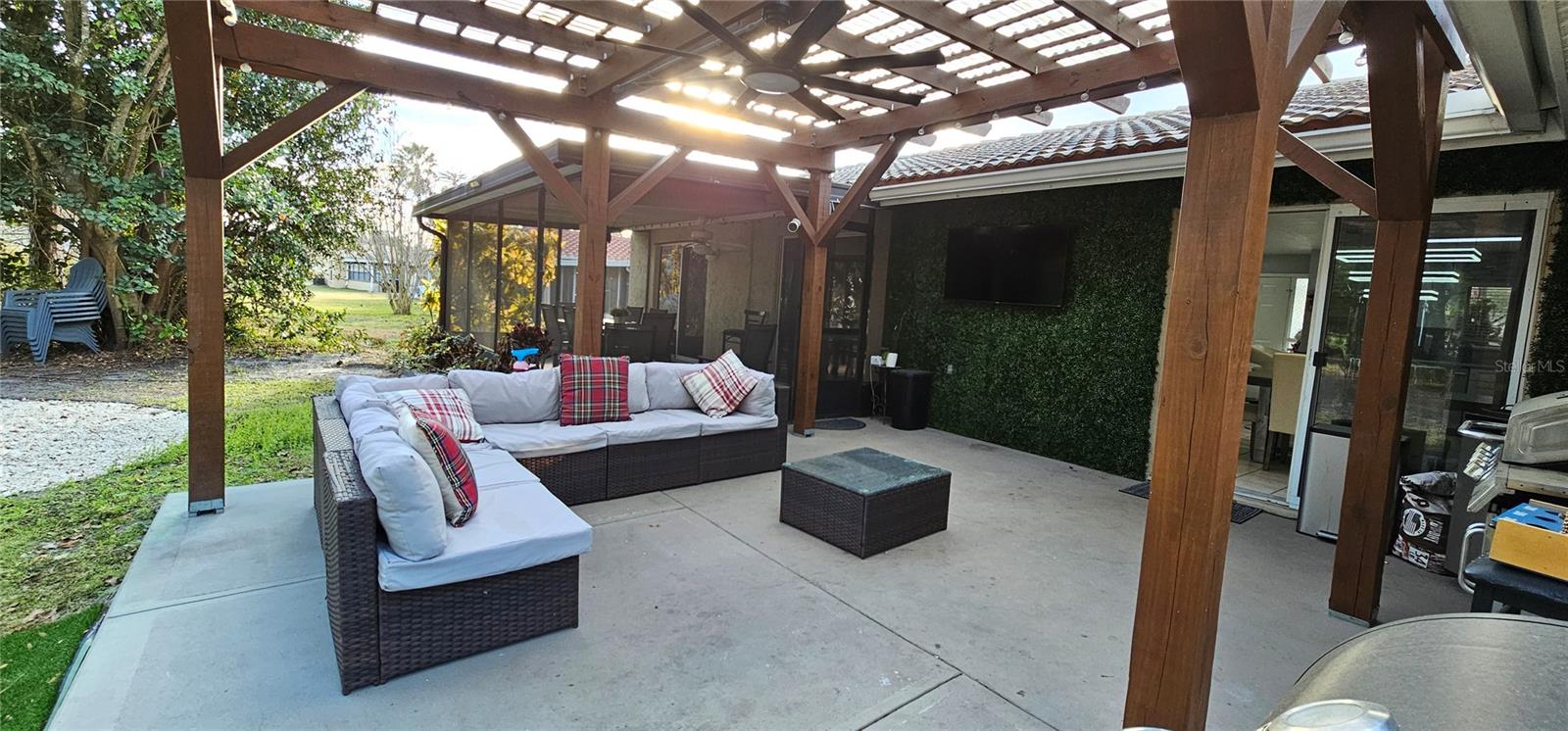 Image 40 of 48 For 10123 Fairtree Lane