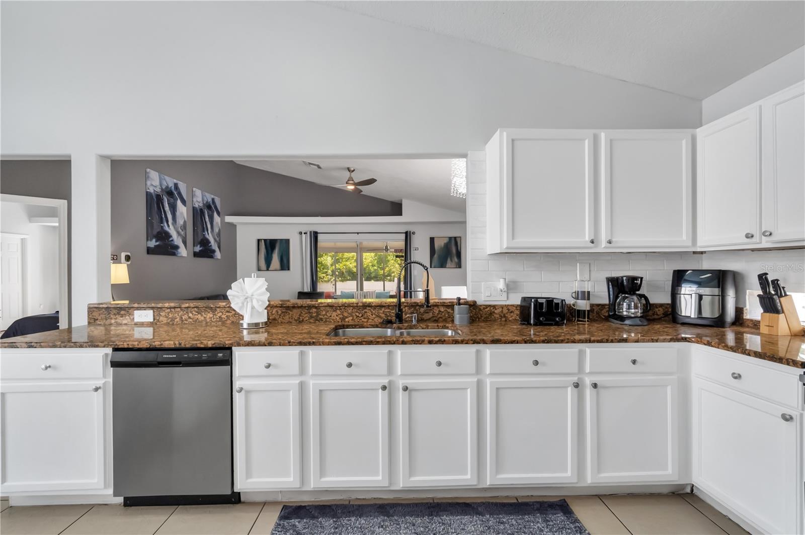 Image 11 of 45 For 247 Oak Chase Place