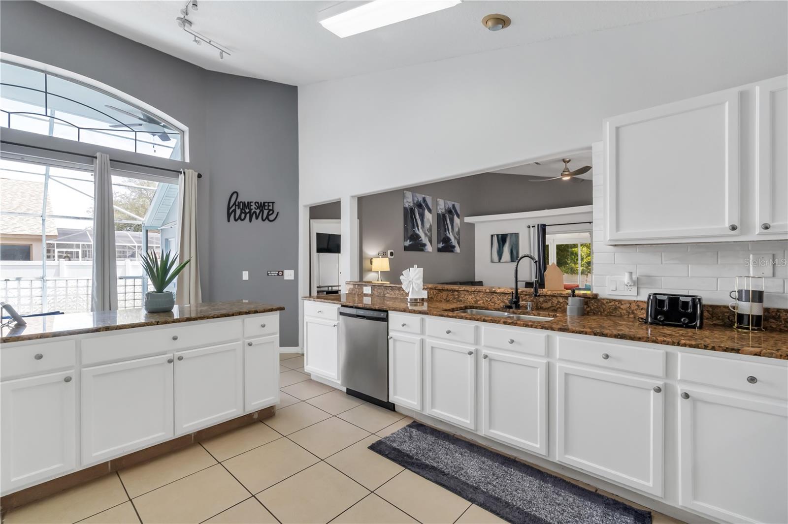 Image 13 of 45 For 247 Oak Chase Place