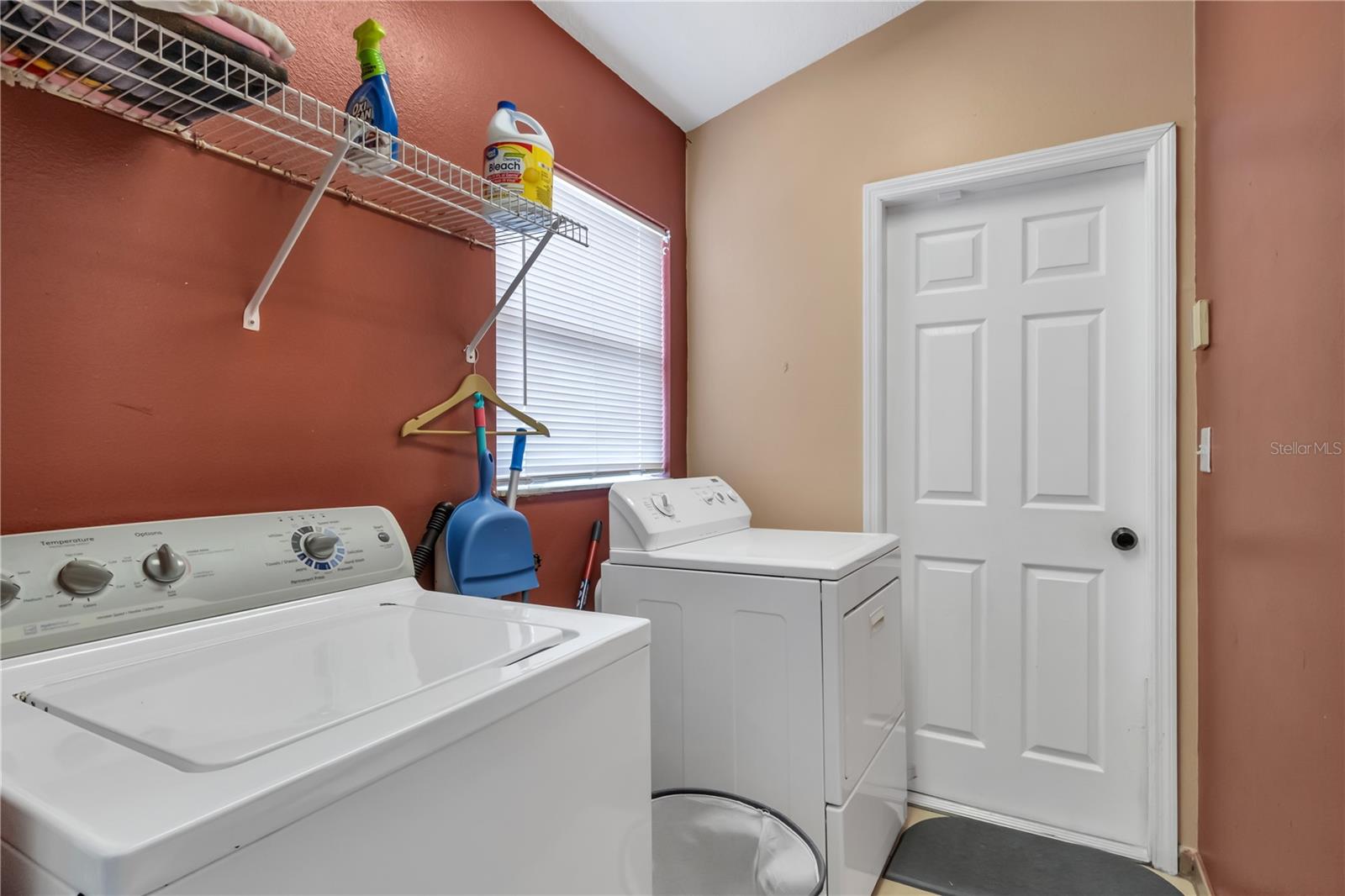 Image 15 of 45 For 247 Oak Chase Place