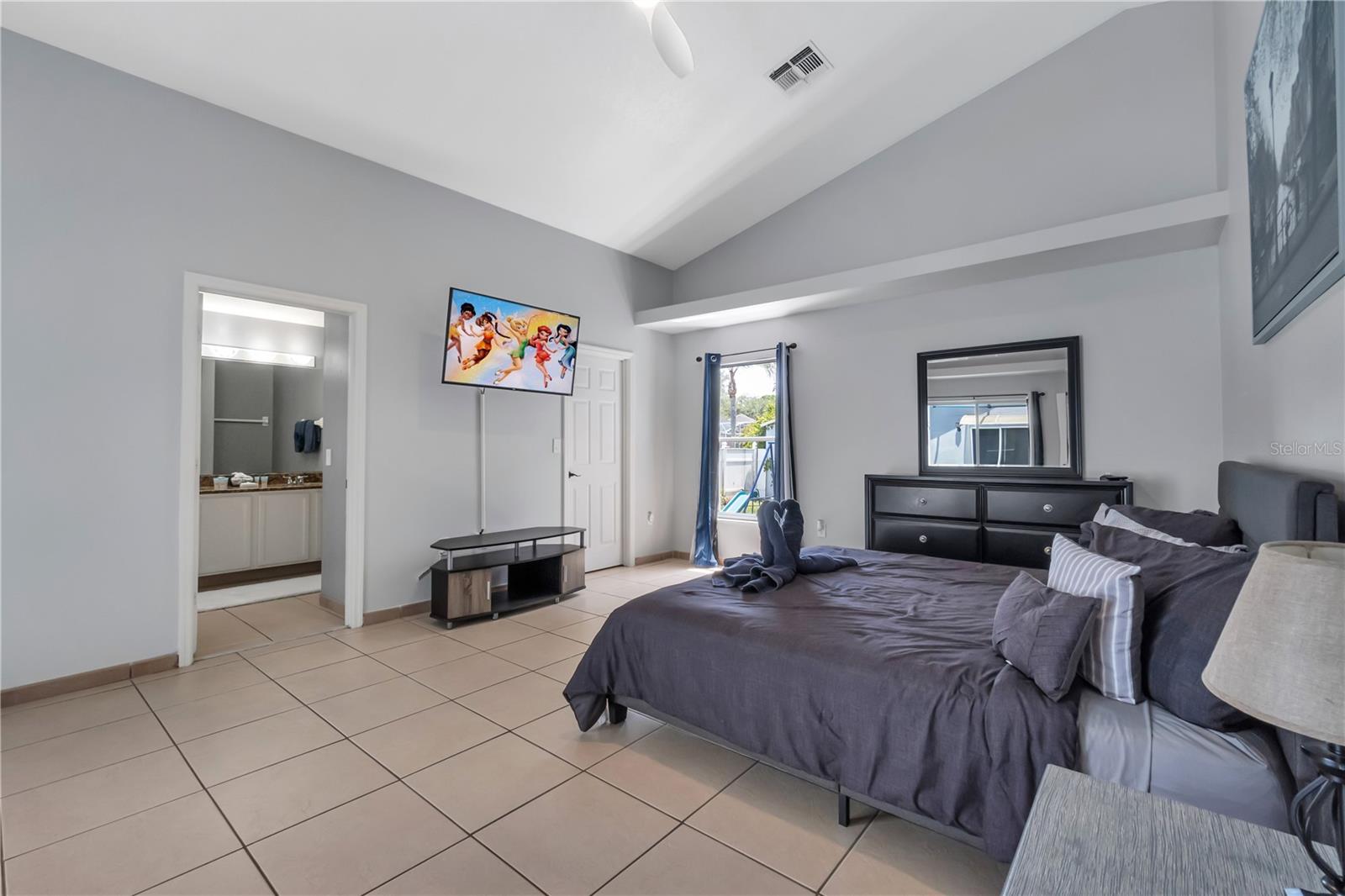 Image 21 of 45 For 247 Oak Chase Place