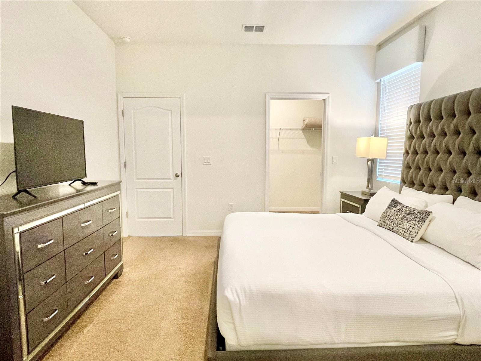 Image 16 of 44 For 6049 Broad Oak Drive