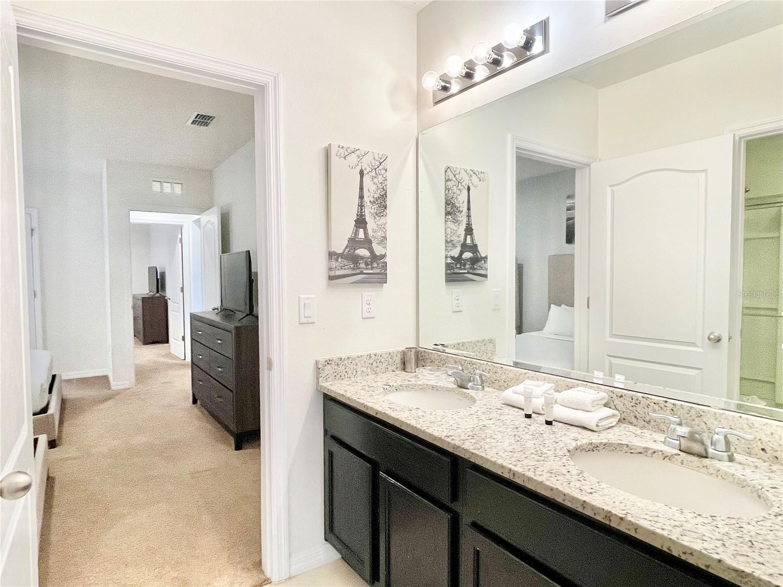 Image 32 of 44 For 6049 Broad Oak Drive