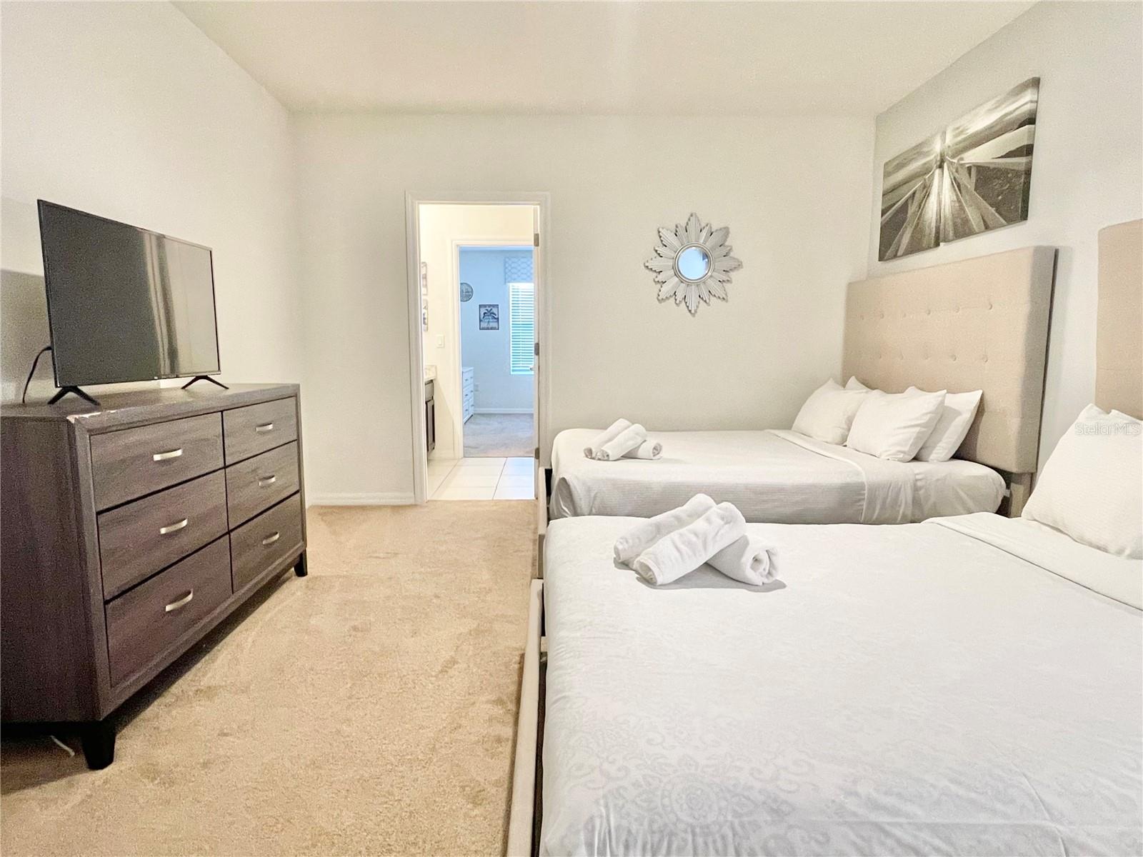 Image 33 of 44 For 6049 Broad Oak Drive