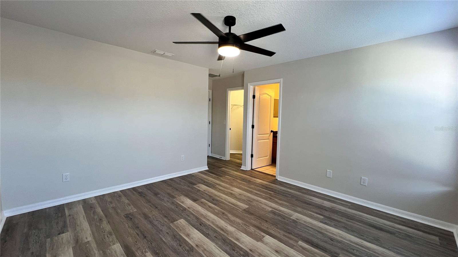 Image 16 of 28 For 220 Starbird Court