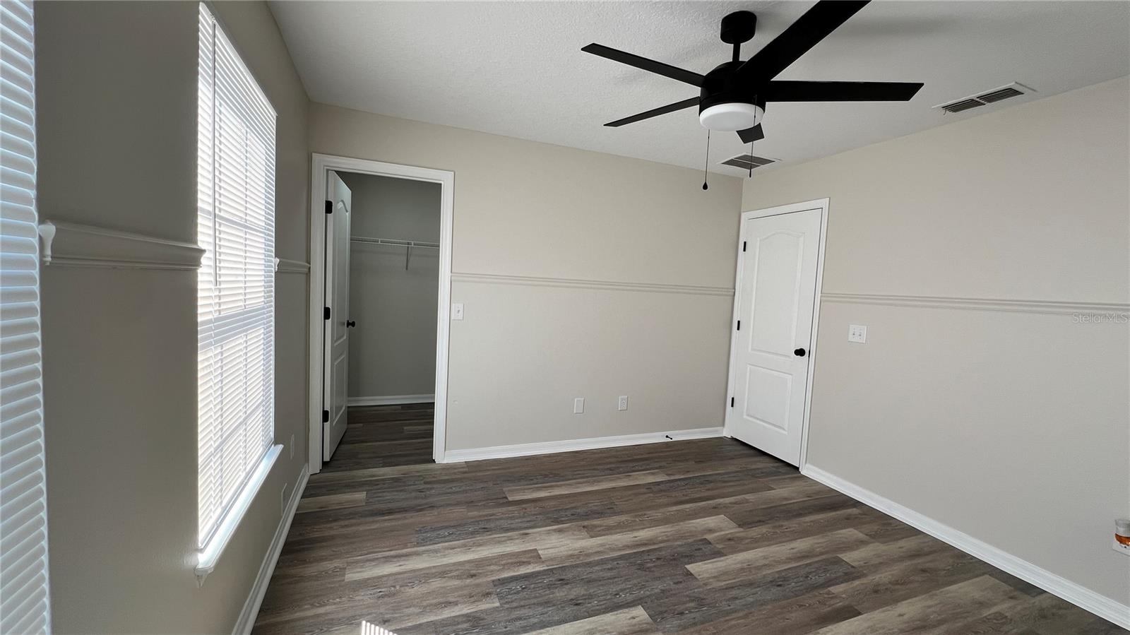 Image 22 of 28 For 220 Starbird Court