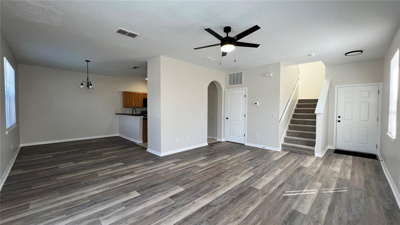 Image 4 of 28 For 220 Starbird Court