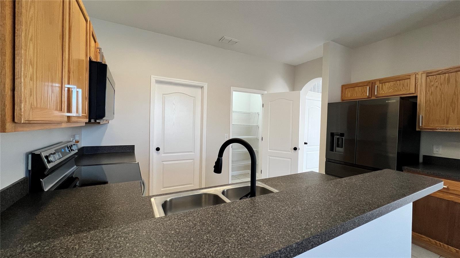 Image 6 of 28 For 220 Starbird Court