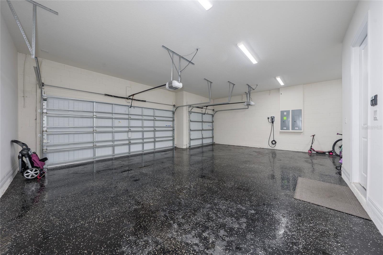 Image 32 of 50 For 8024 Leaf Grove Circle Circle