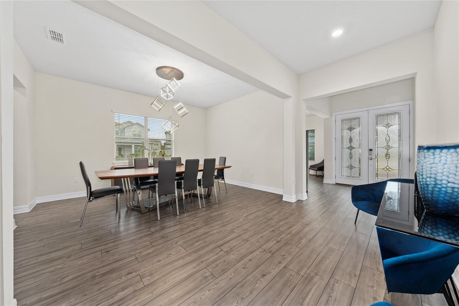 Image 9 of 50 For 8024 Leaf Grove Circle Circle