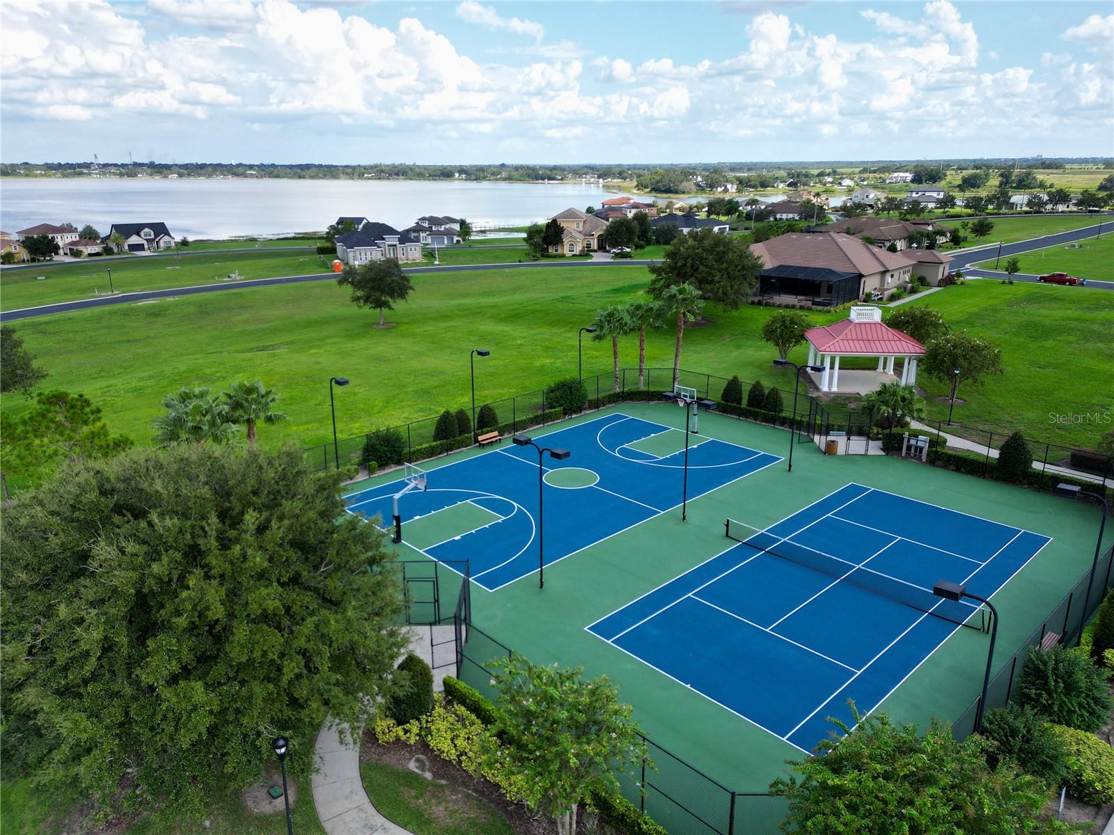 Image 35 of 39 For 283 Spinnaker Court