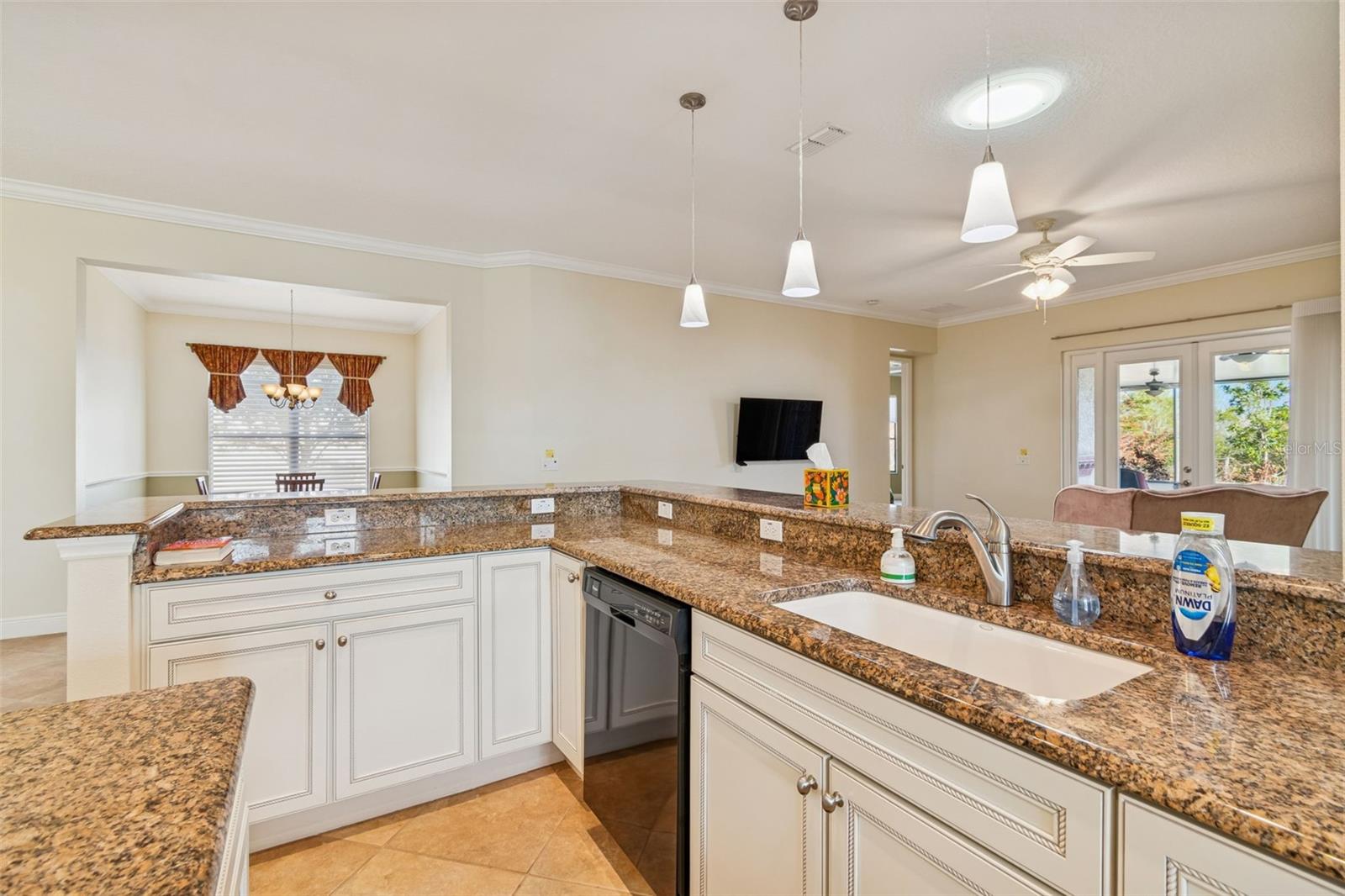 Image 15 of 68 For 537 Villa Park Road