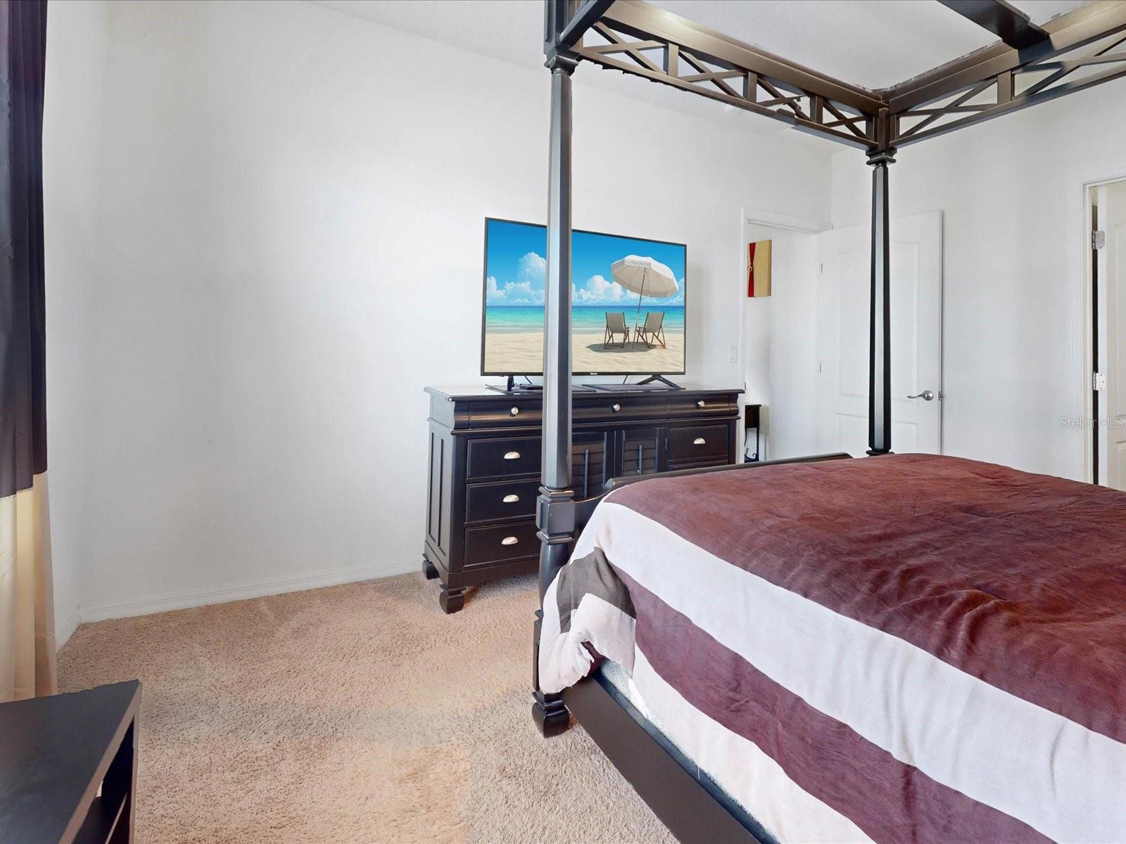 Image 13 of 35 For 617 Greymount Street