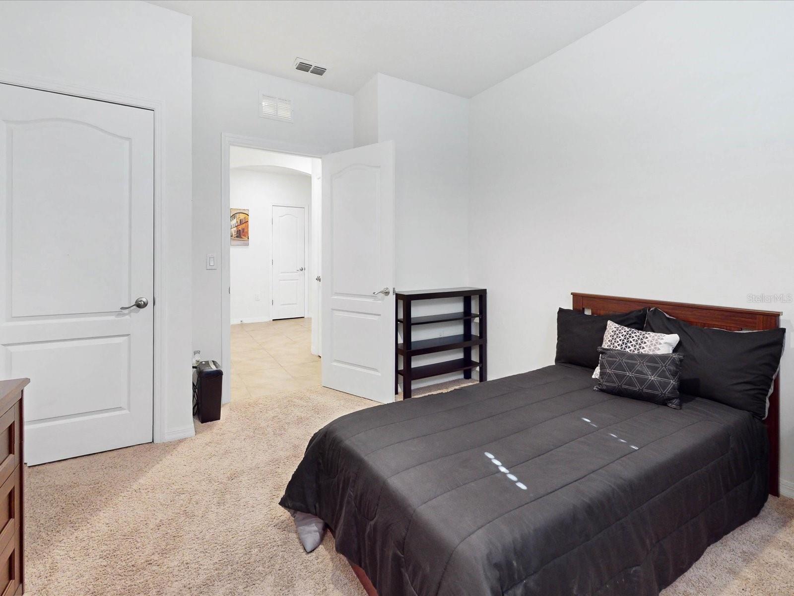 Image 17 of 35 For 617 Greymount Street