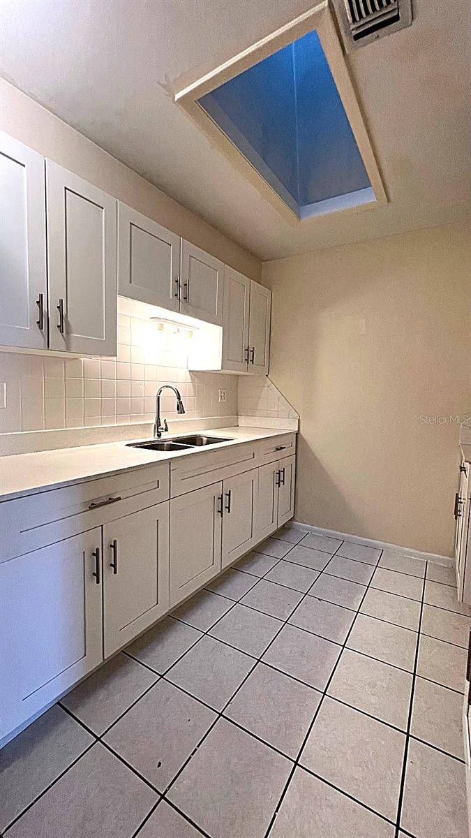 Image 3 of 14 For 4166 Flying Fortress Avenue