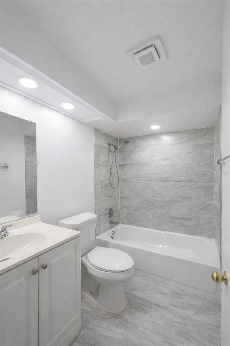 Image 4 of 14 For 4166 Flying Fortress Avenue