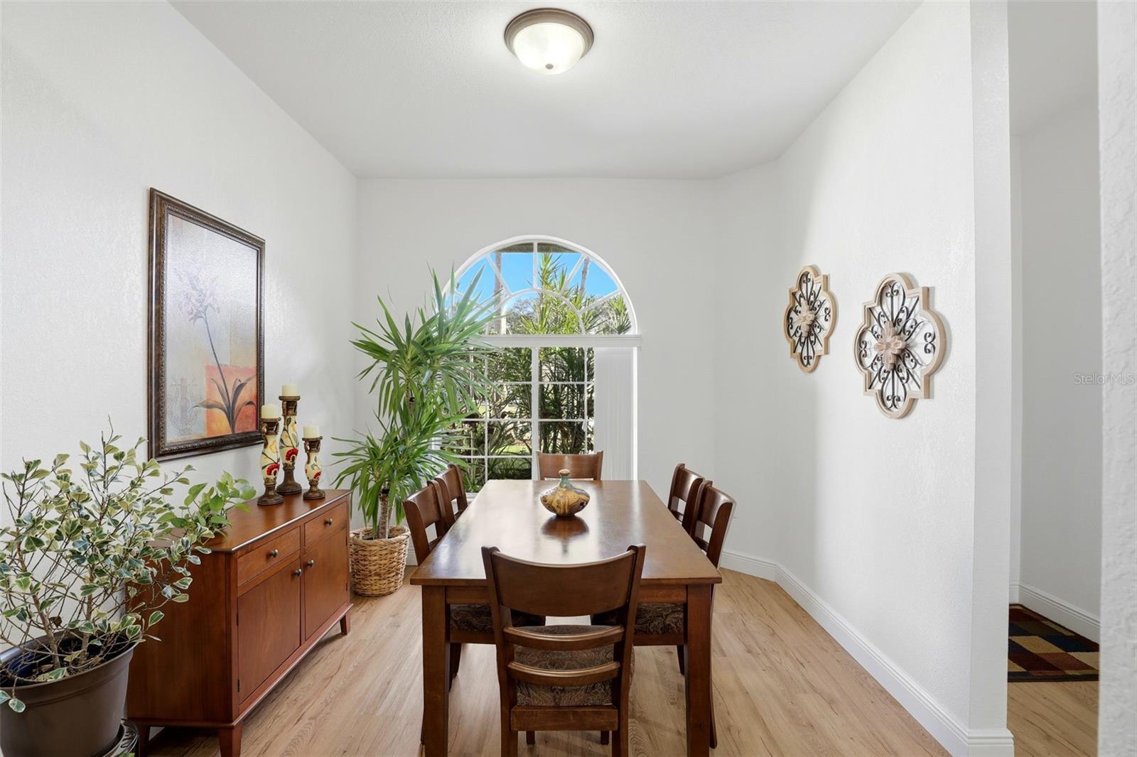 Image 17 of 46 For 134 Club Villas Ln