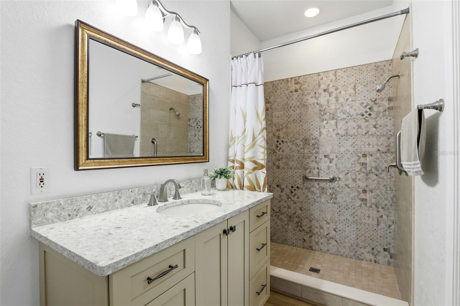 Image 22 of 46 For 134 Club Villas Ln