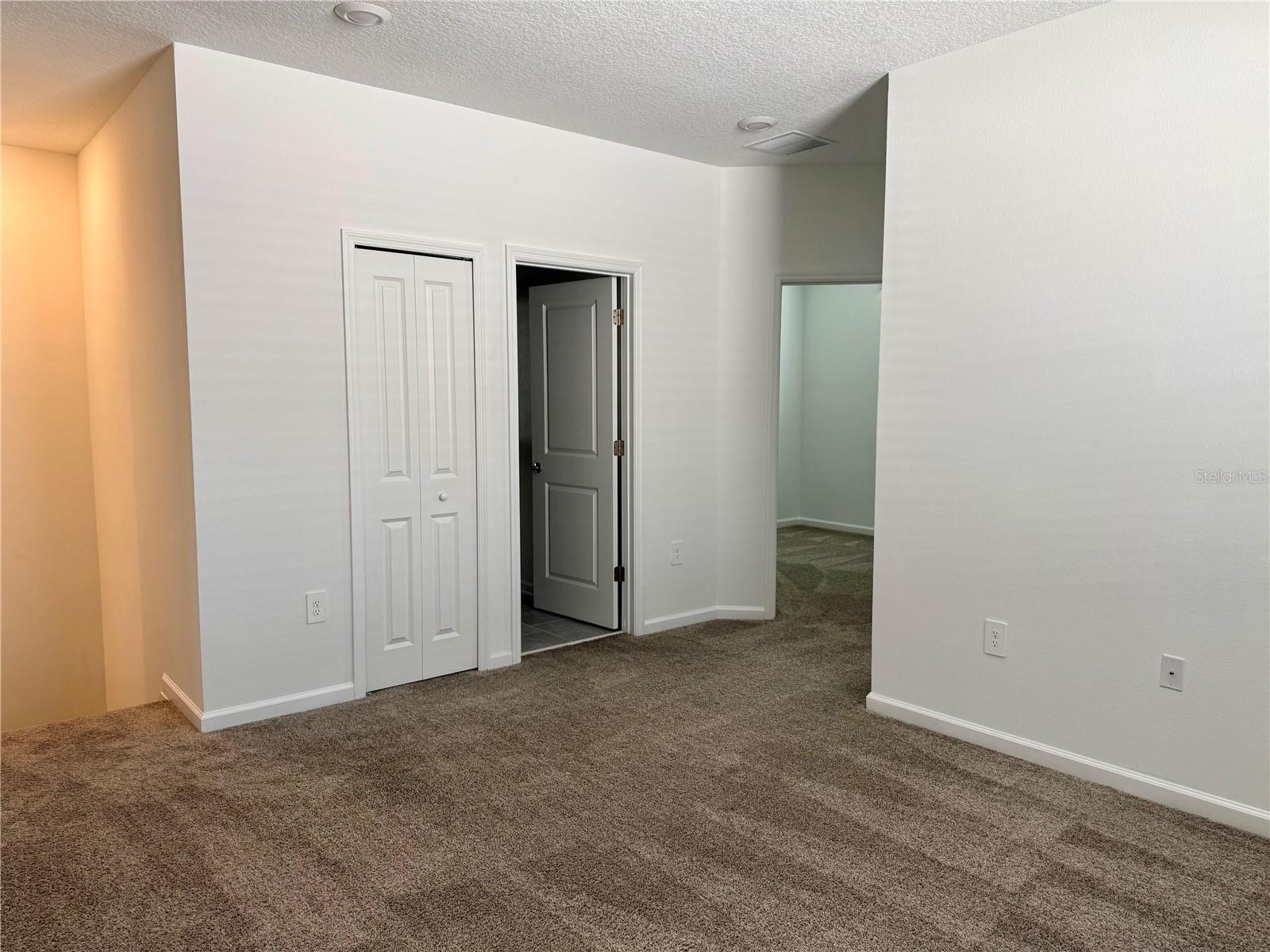 Image 26 of 51 For 7489 Stone Creek Trail