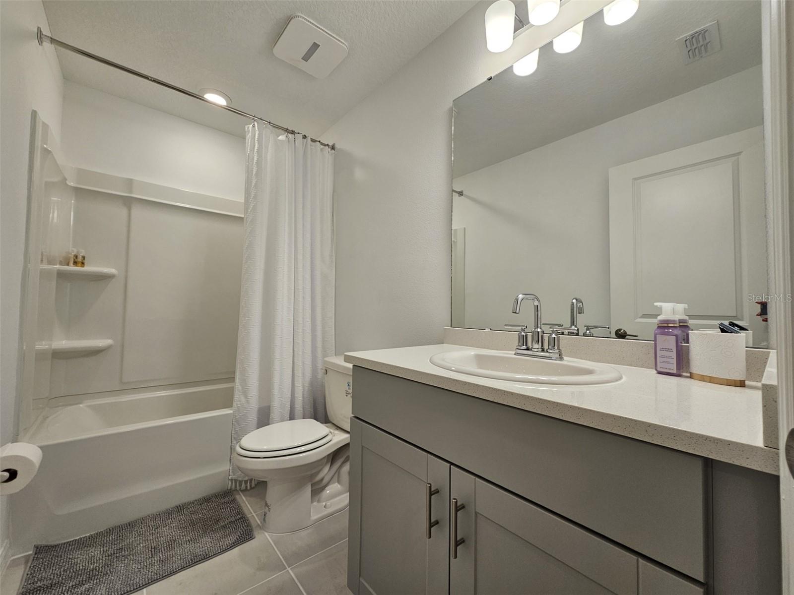 Image 23 of 46 For 4451 Arlington Avenue 44