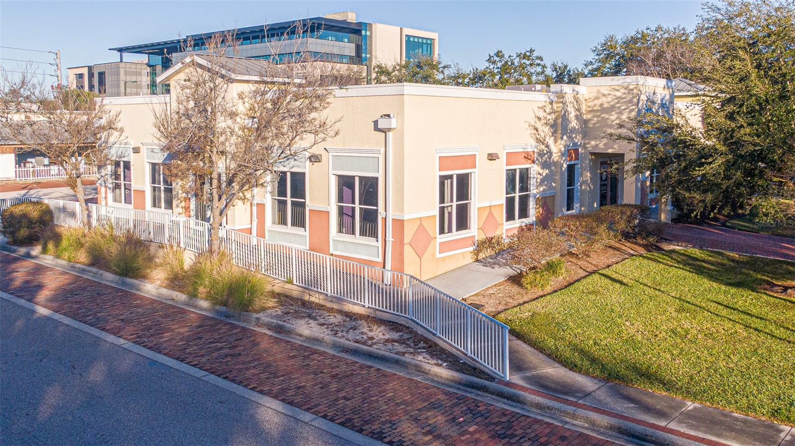 Listing photo id 18 for 351 Bay Drive