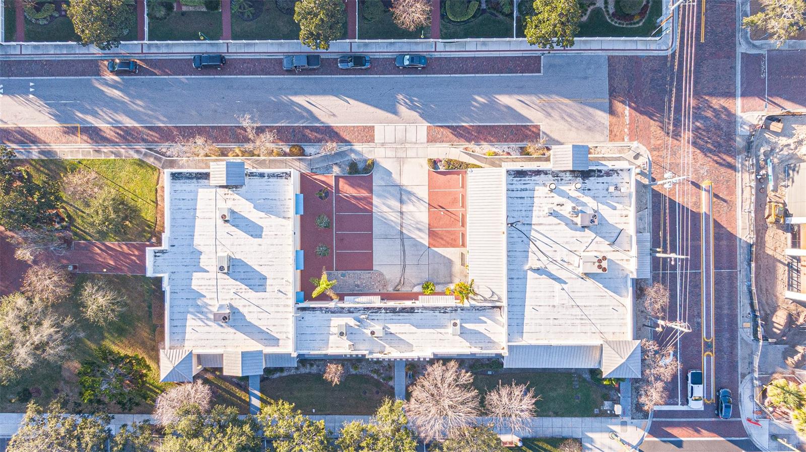 Listing photo id 6 for 351 Bay Drive