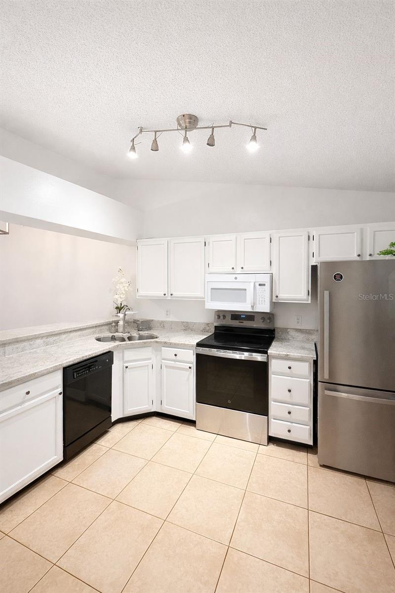 Image 4 of 7 For 5473 Lake Margaret Drive G