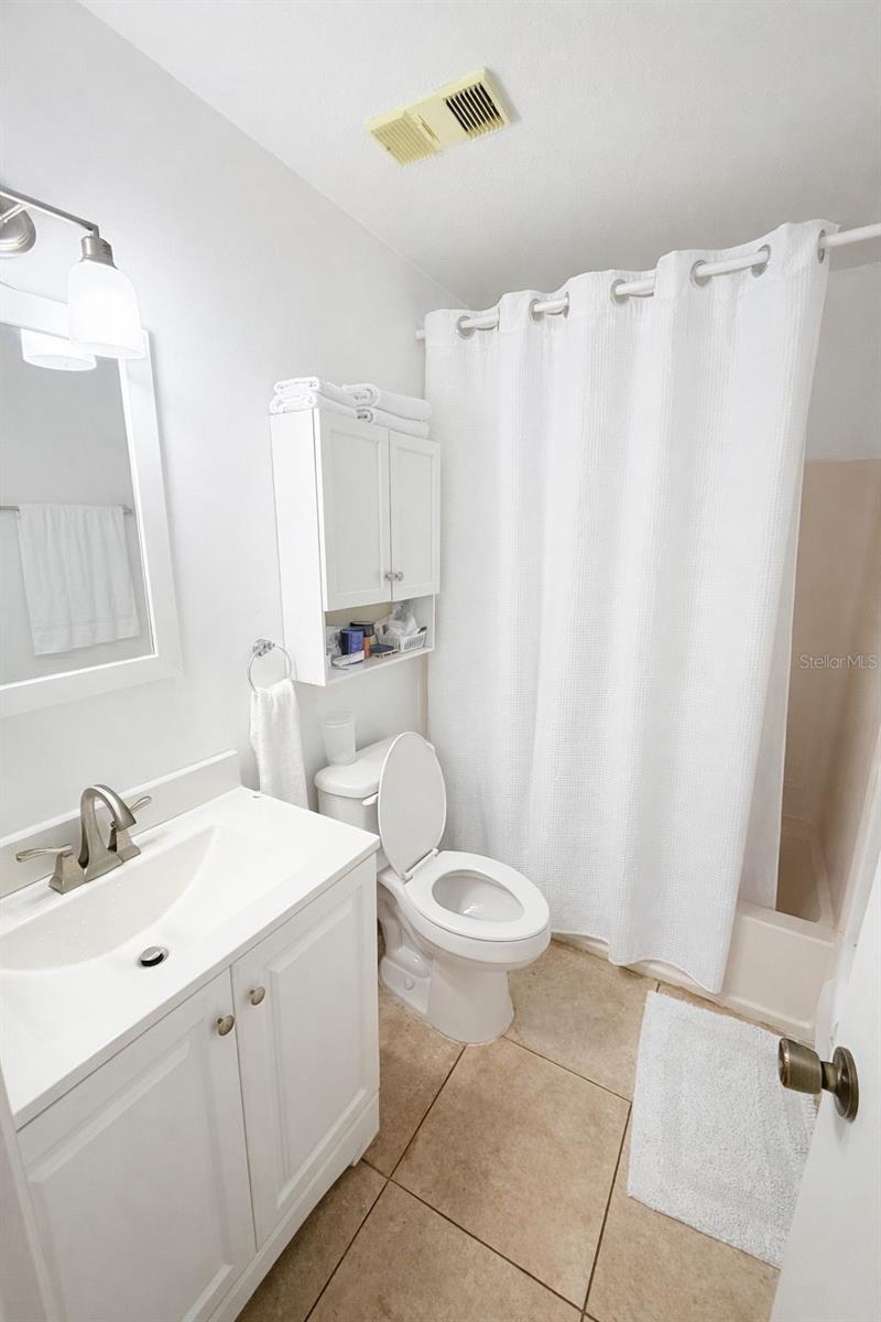 Image 7 of 7 For 5473 Lake Margaret Drive G