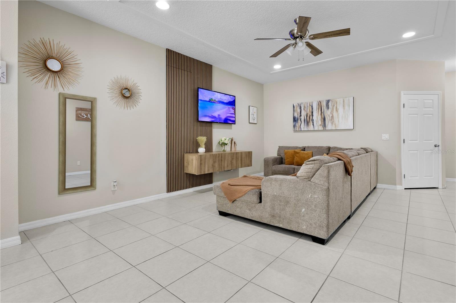 Image 3 of 30 For 6989 Tussilago Way