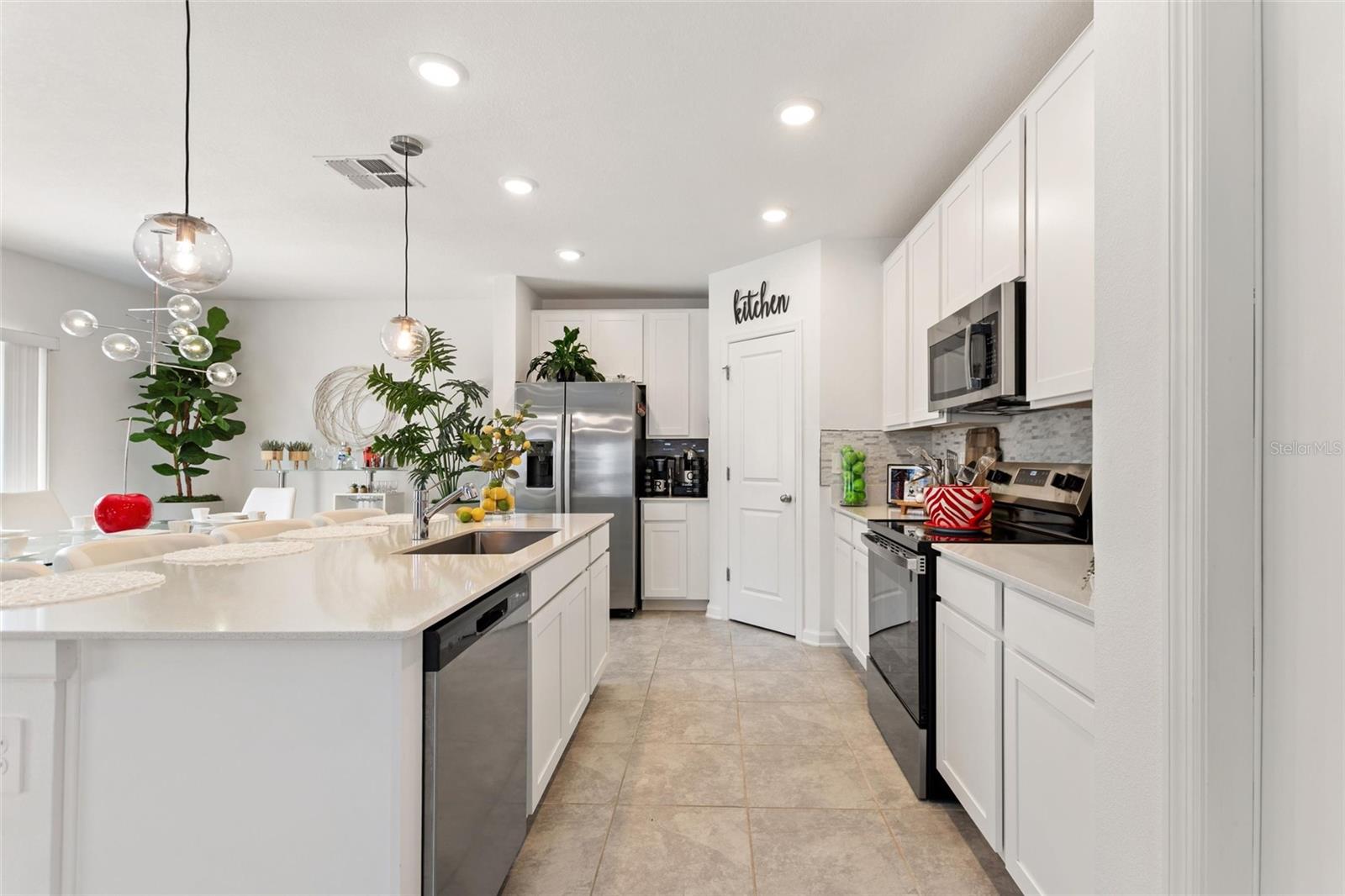 Image 10 of 43 For 1903 Niagra Drive