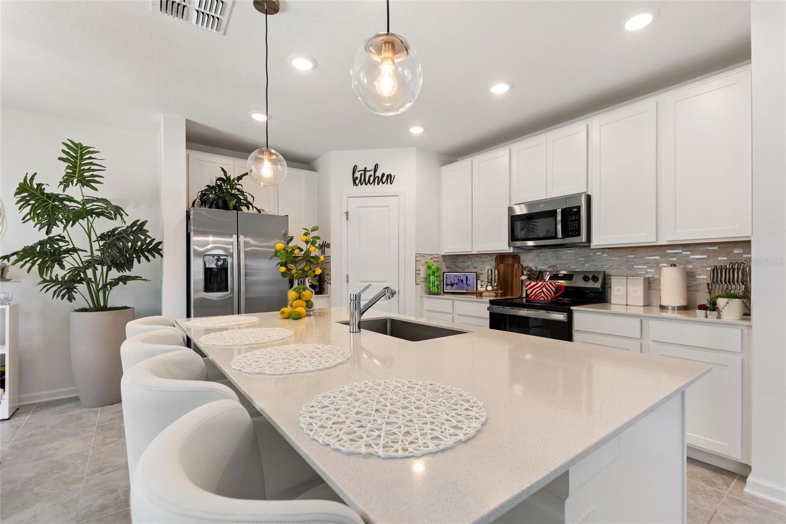 Image 11 of 43 For 1903 Niagra Drive